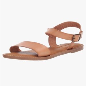 Amazon Essentials Women's Two Strap Tan Buckle Sandal, 7.5